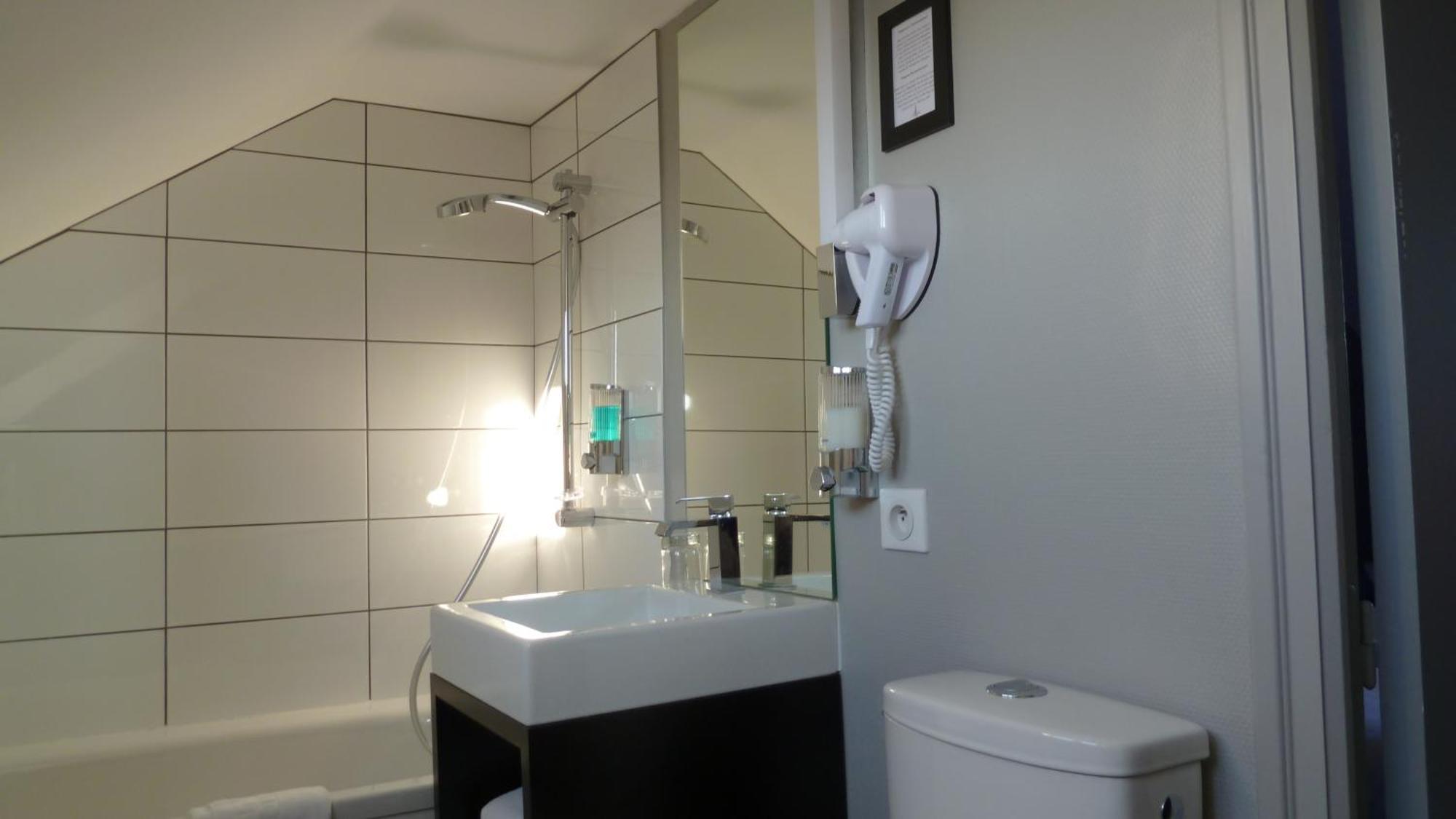 רן Astrid Hotel מראה חיצוני תמונה