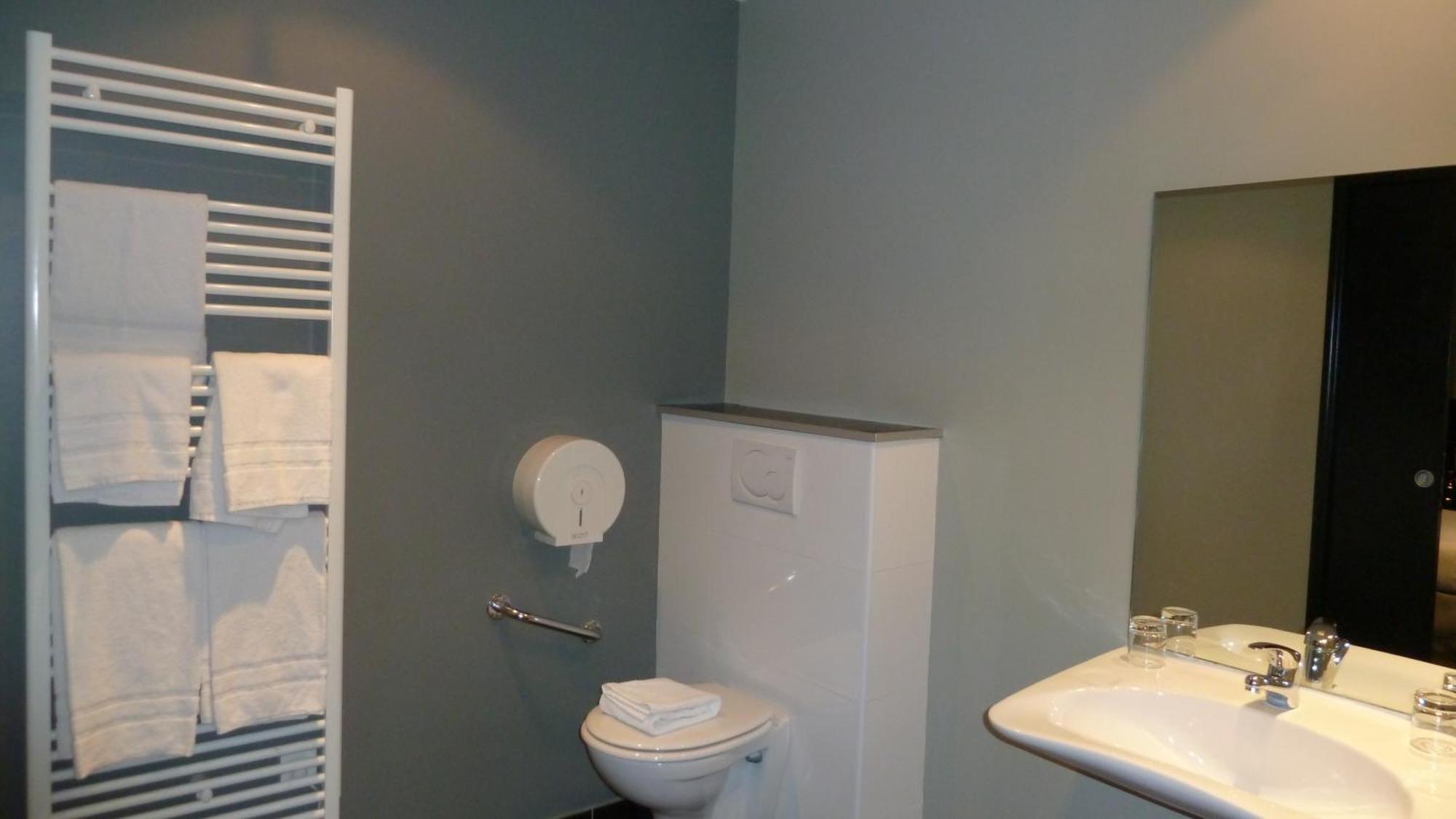 רן Astrid Hotel מראה חיצוני תמונה